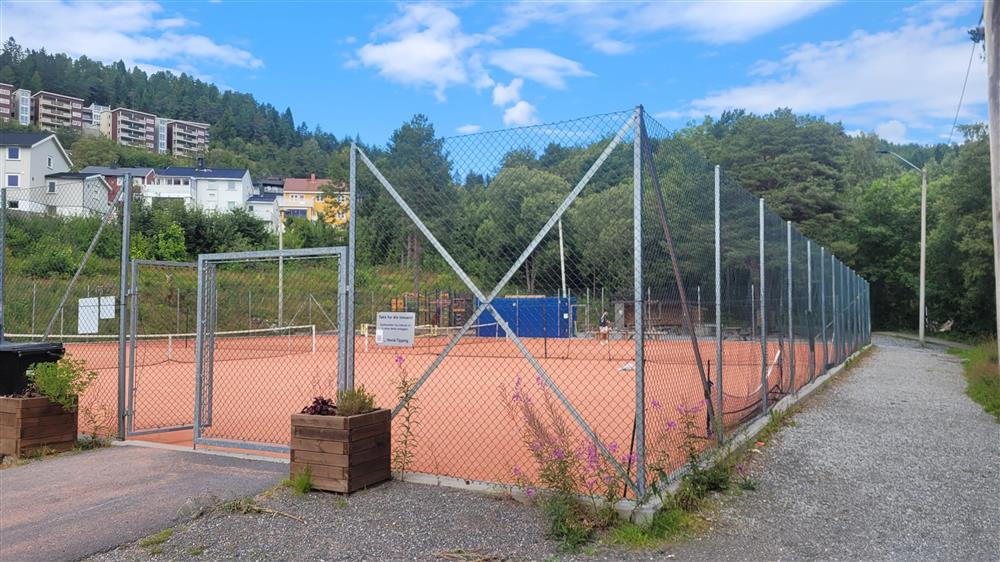 Tennisbane. Foto. - Klikk for stort bilde